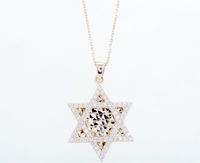 שרשרת זהב ''מגן דוד'' משובצת זרקונים