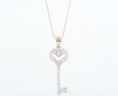 שרשרת זהב ''מפתח לב'' משובצת זרקונים