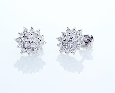 עגילי ''Flower'' משובצים יהלומים צמודים לאוזן